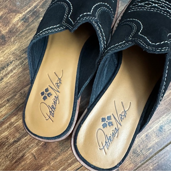 Patricia Nash Battista Mule - Picture 4 of 13